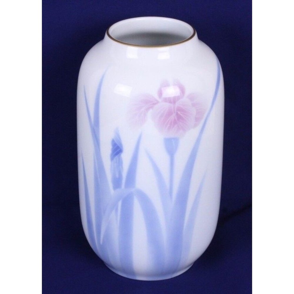 FUKAGAWA Porceleain Japan Arita Orchid Lily Floral Vase Appx 7.5" Tall Pastel